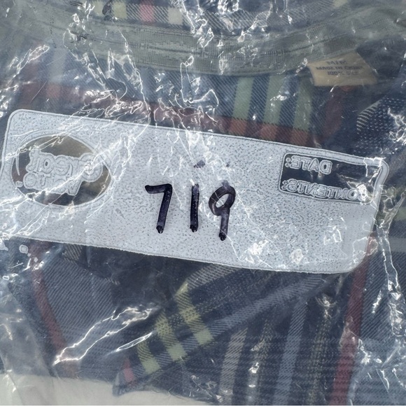 Tommy Bahama Blue and Red Casual Button Down Shirt 100% Silk - Picture 7 of 7